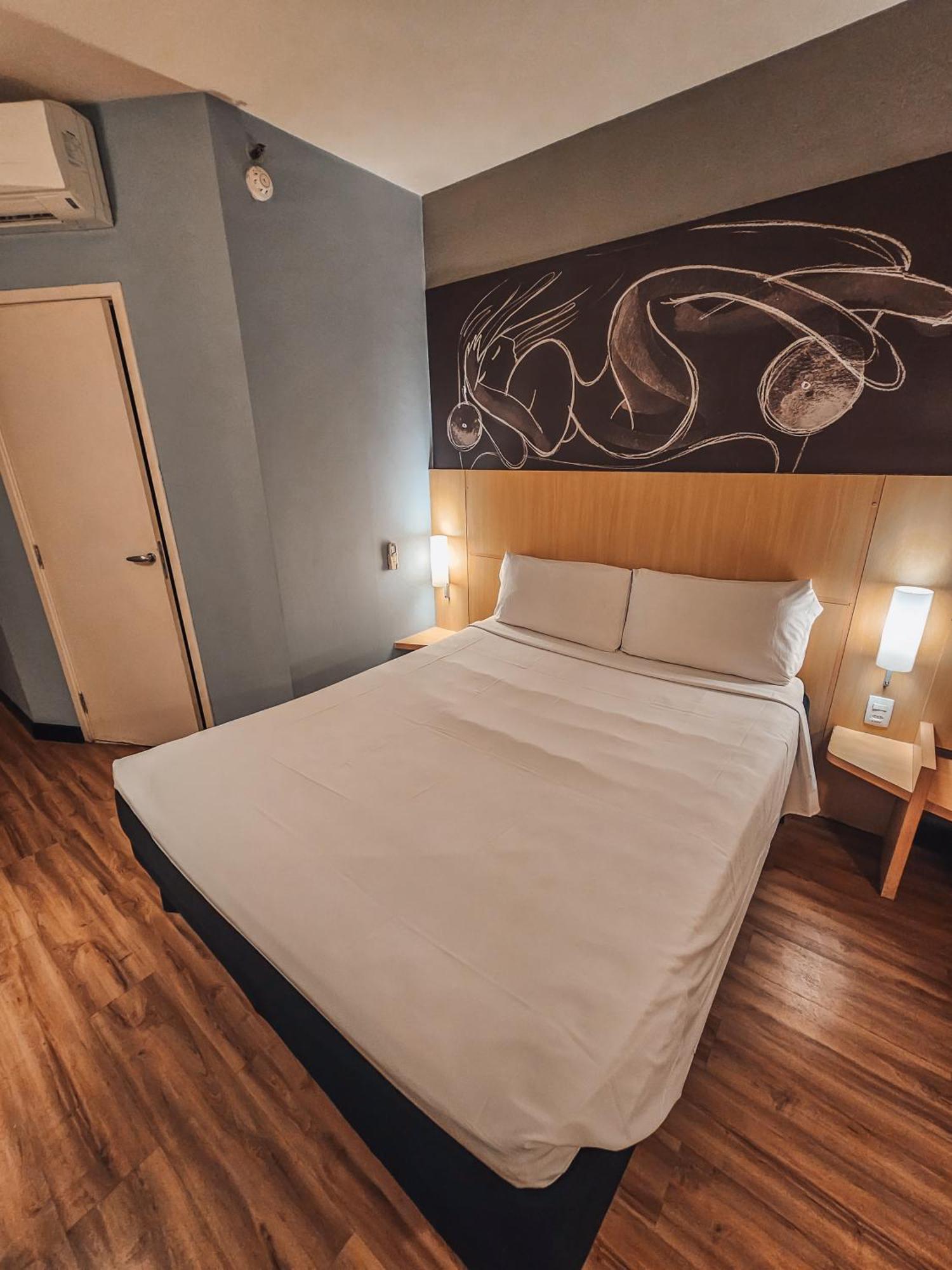 Ibis Centro Hotel 3*